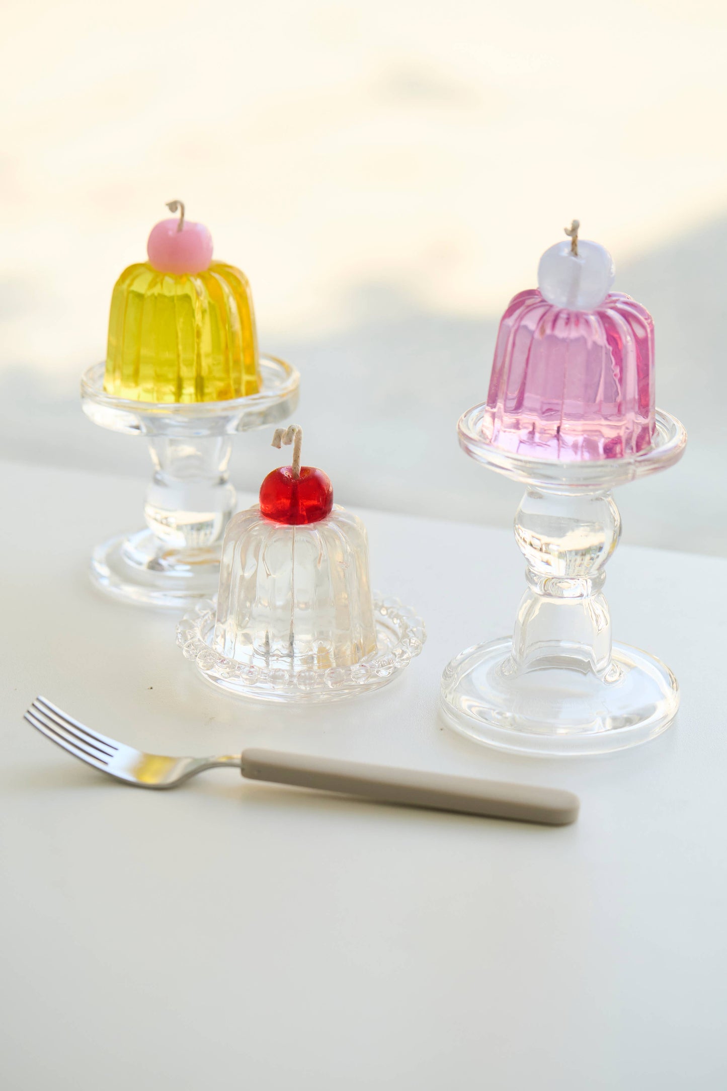 Chemistry jelly candle scented in the green, mossy Luminous Moss blend.